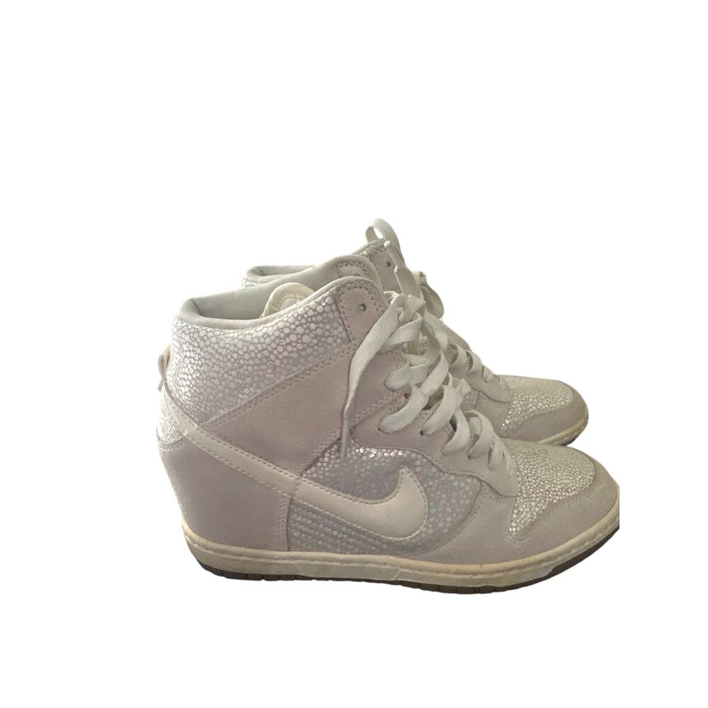 Nike Dunk Sky Hi Hidden Wedge Heel High Metallic Luster Sail y Gum Sole Shoes 9